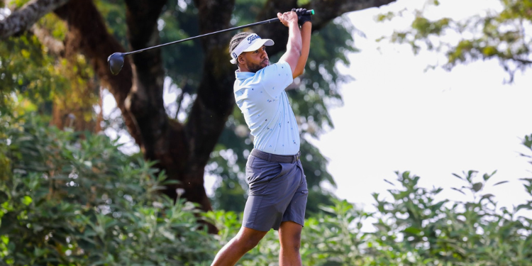 Mutahi Kibugu taking a swing